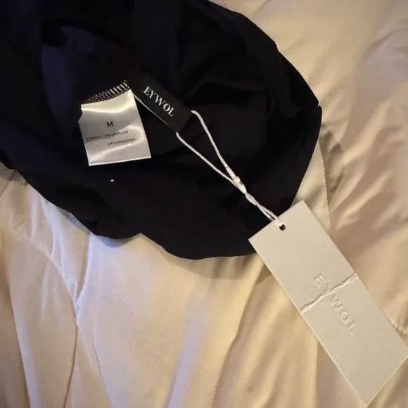 Elegant Black beaded Evening Dress - Picture 3 of 4